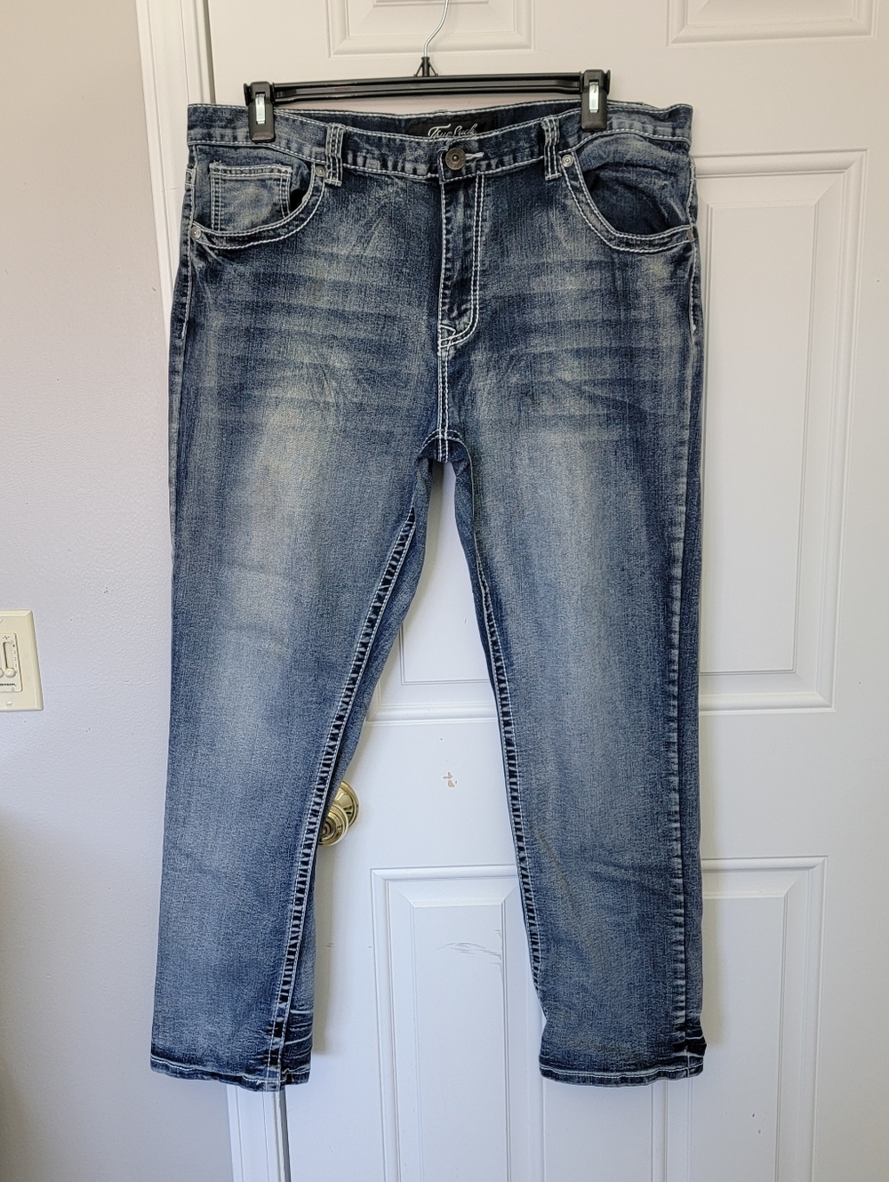 True Luck Men's Jeans 5 Pocket Embroidered Medium Wash Contrast Stitch 40 X 32